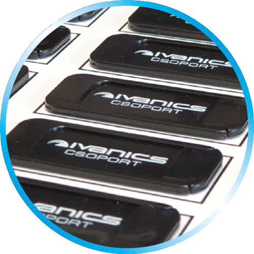 uv emblemazas gyal muanyagra